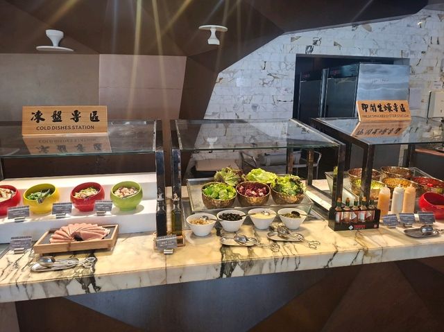 ✨️將軍澳五星級酒店自助午餐🤤多款刺身生蠔選擇🤭多甜品吃