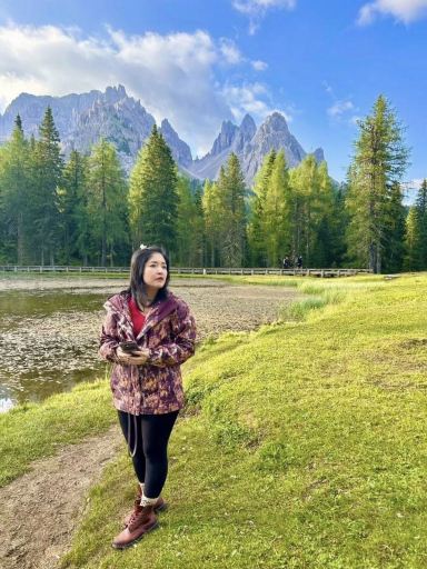 イタリア・ドロミテ山脈に抱かれた静寂の湖。