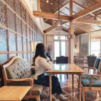 山頂から絶景を一望！🥰✨美しすぎる内装にうっとりする話題の人気レストラン
