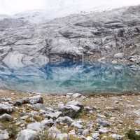 A big challenge to visit four lakes in one day from Huaraz by myself 