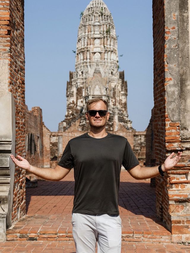 Wat Ratchaburana - old beautiful temple