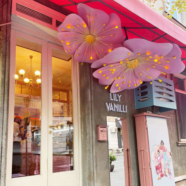 【ジョージア🇬🇪/かわいいがたくさん集まったカフェ🧁☕️】