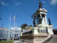 Vibrant Valparaíso: Art and Ascensores 🎨