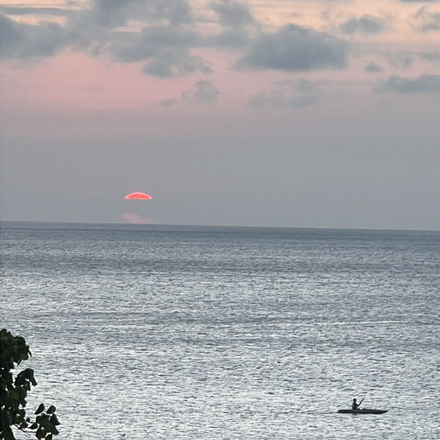CHASING SUNSET LIKE IT OWES ME MONEY ! 