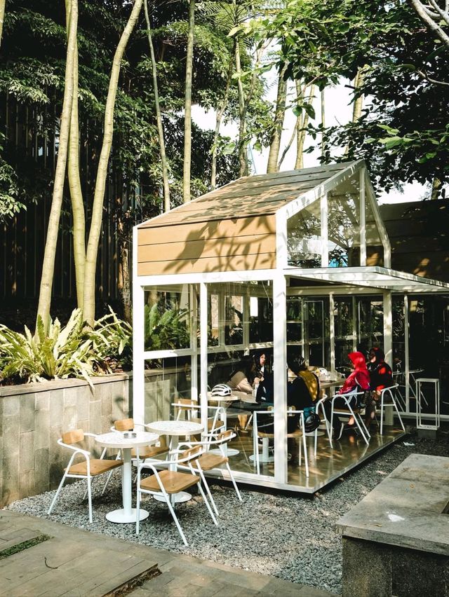 View of Kanan Kopi Podomoro Golf.