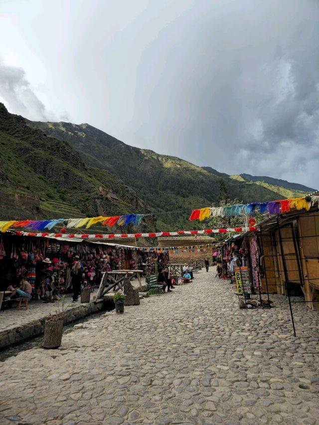 해외여행 페루 깊숙한 곳에 있는 작은 마을 Ollantaytambo