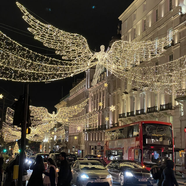 Oxford Street to Piccadilly Circus: London’s Electric Stroll of Style & Lights 🎭🌆