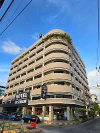 "Hi Season Hotel: Spacious Comfort with Convenient Access in Hat Yai"