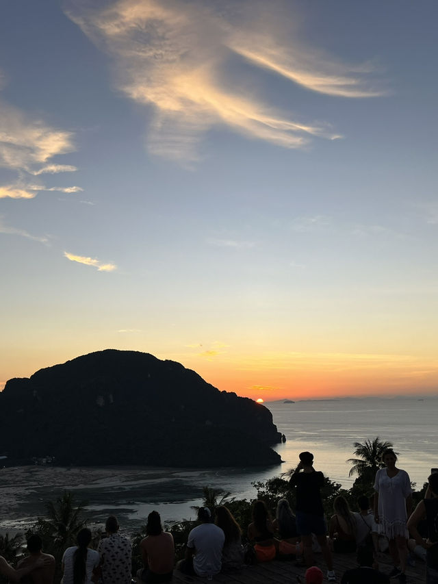 Phi Phi Viewpoint – The Best Panoramic Spot on the Islands  