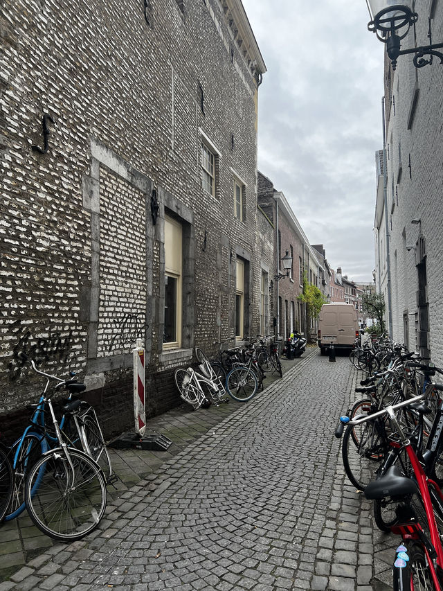 🇳🇱✨ Boschstraatkwartier – Where Industrial Soul Meets Maastricht’s Modern Heart 🏙️🧱  