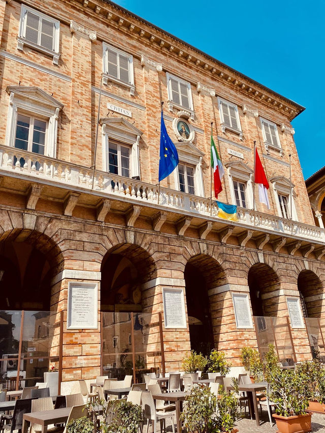 Exploring Macerata: Opera, Hilltop Views and Marche Heritage 