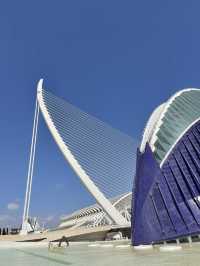 Ciudad de las Artes: Futuristic Beauty in Valencia ✨🏛️🌊