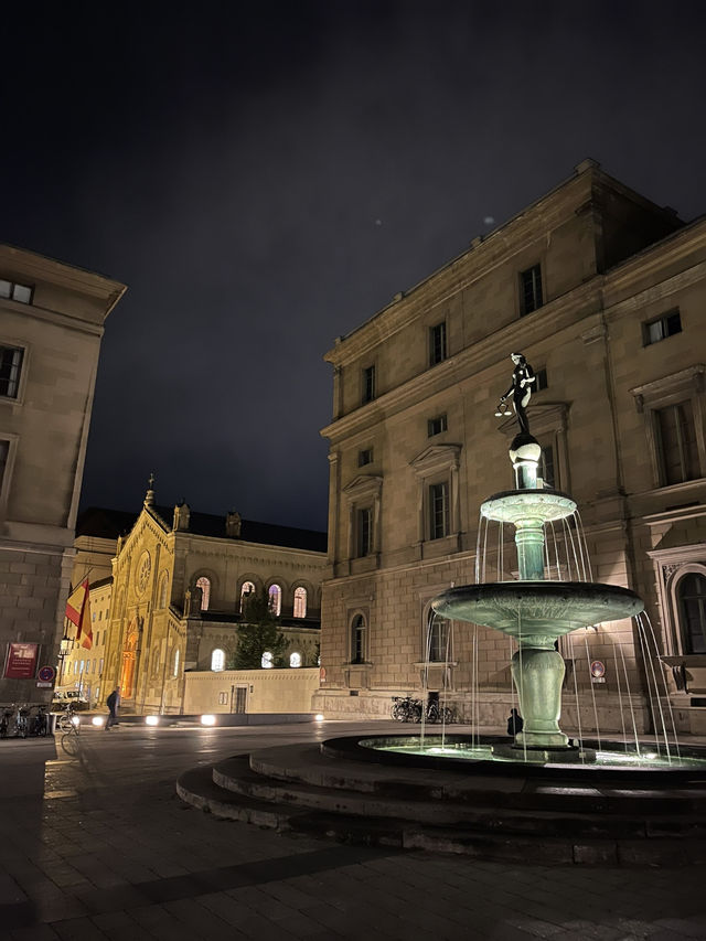 Night Munich: Illuminated Squares & Bavarian Vibes 🌙🏛️🍺