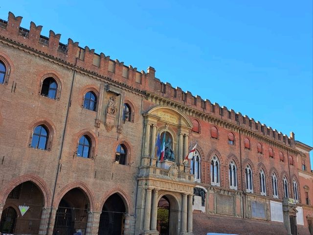 this city feels like playing assasins creed ❤️🎮