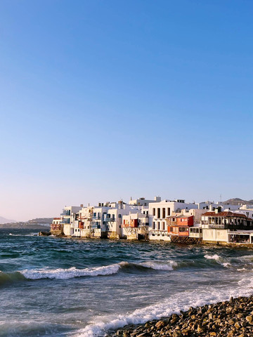🌸 ギリシャ、ミコノス島の夢のような春：太陽と静寂が出会う場所