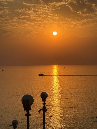 Anapa: Incredible Sunsets and a Complete Guide.