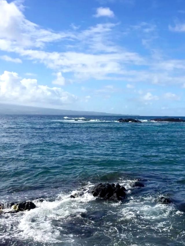 Must-visit hot spot in Hawaii 🏖 Rainbow Falls