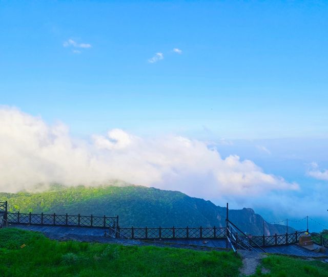 桂林貓兒山｜華南之巔~雲霧繚繞之峰