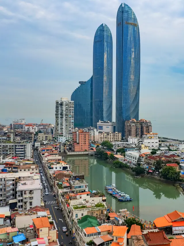 Xiamen Twin Towers, the tallest landmark in the city