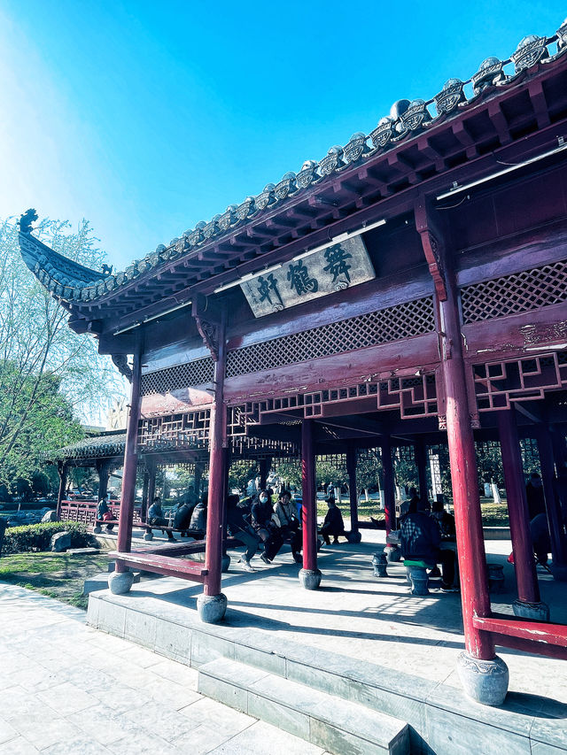 陋室，位於安徽省馬鞍山市和縣曆陽鎮陋室東街，是唐朝長慶四年（公元824年）詩人劉禹錫任和州刺史時所建