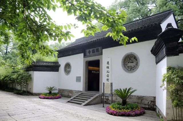 來冷門的瑪瑙寺，賞台灣工藝歷史