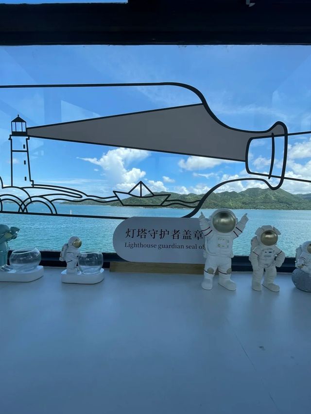 燈塔圖書館|面朝大海的圖書館看書也看海