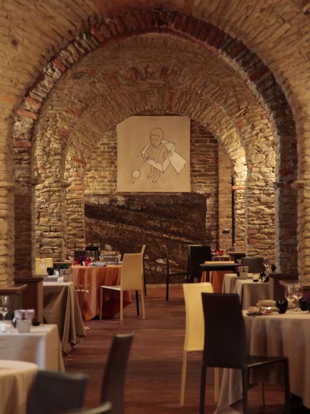🇮🇹✨ Piedmont's Luxe Escape: Discover Relais San Maurizio 🏰🍇