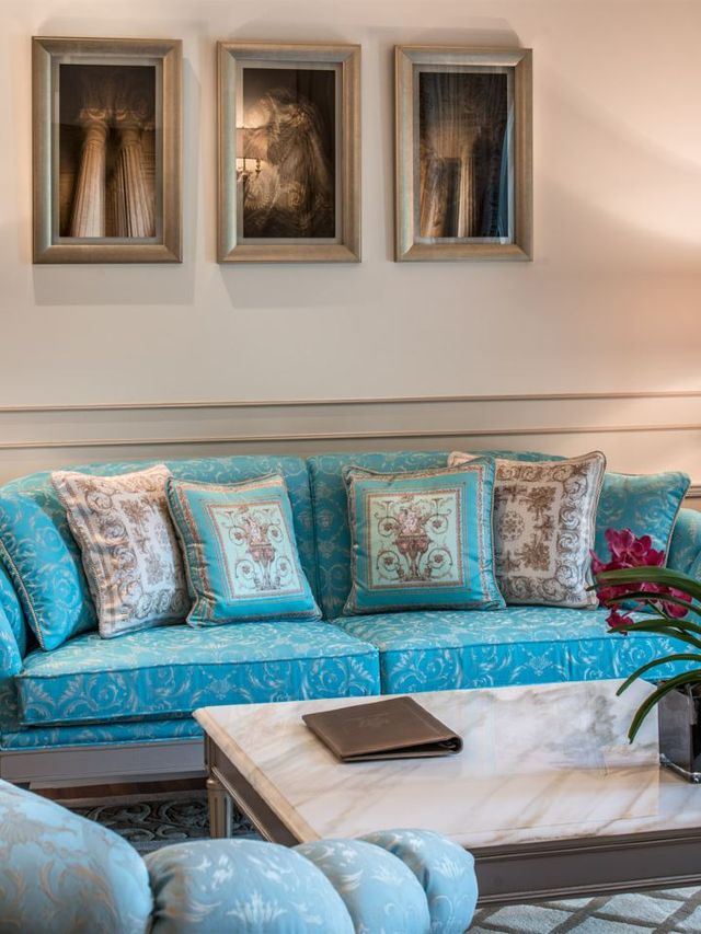 🌟✨ Dubai's Palatial Versace Retreat 🌟✨