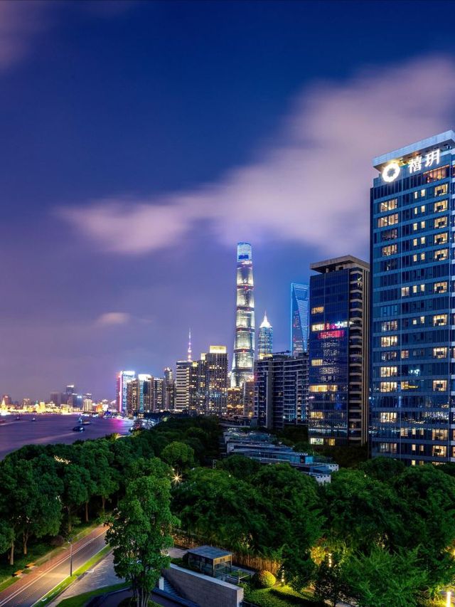 🌟 Shanghai Sleepover: Riverside Luxury & Views 🌟