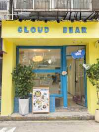 廈門溪岸路新店與奶fufu的小熊一起品嚐酸奶。