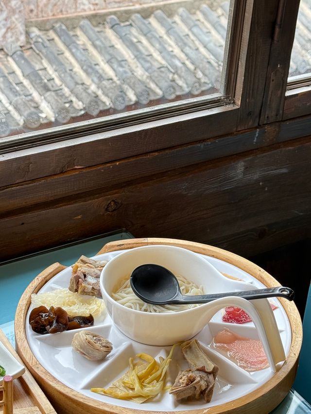 在麗江！找到一家不吃飯也可以拍照打卡的店。