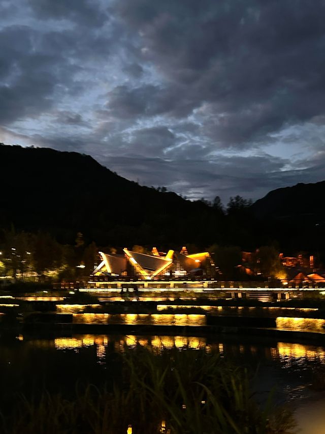 光霧山和谷•秋池酒店。