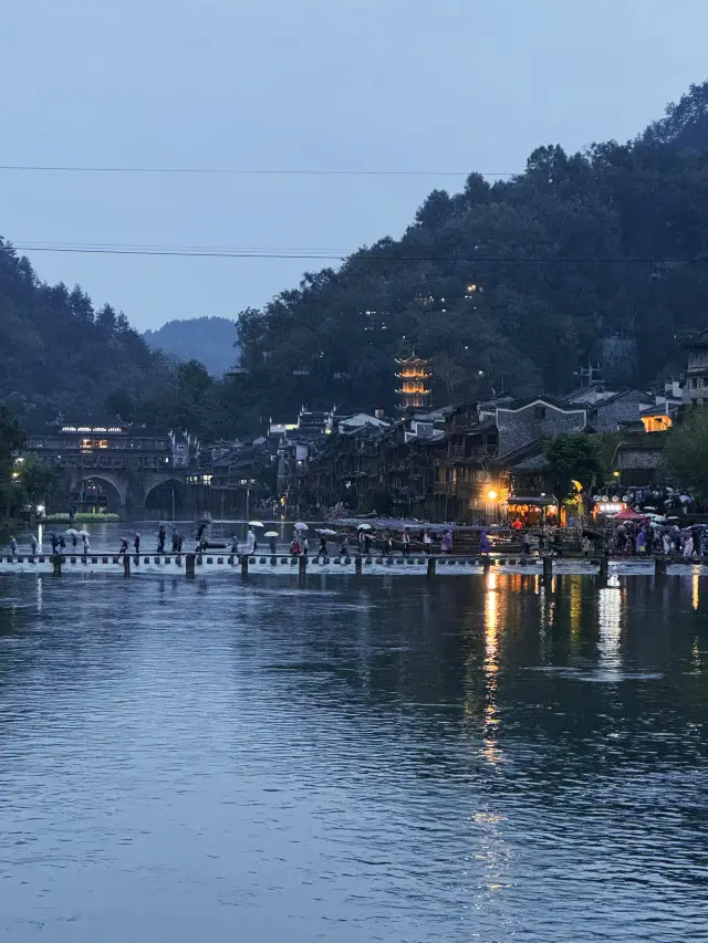Mysterious Xiangxi - A Nanny-Level Guide to a Day Trip to Fenghuang Ancient Town. 