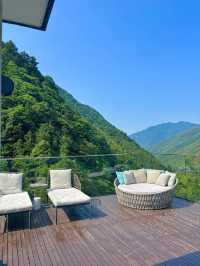住進山裡大口吸氧。