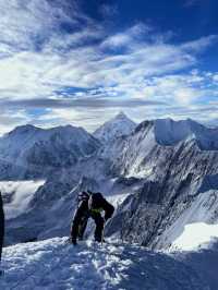 那抹勒多曼因藍！攀登6112米技術雪山！