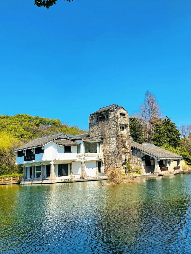 烏篷船、石佛、魯迅筆下小鎮，都在柯岩