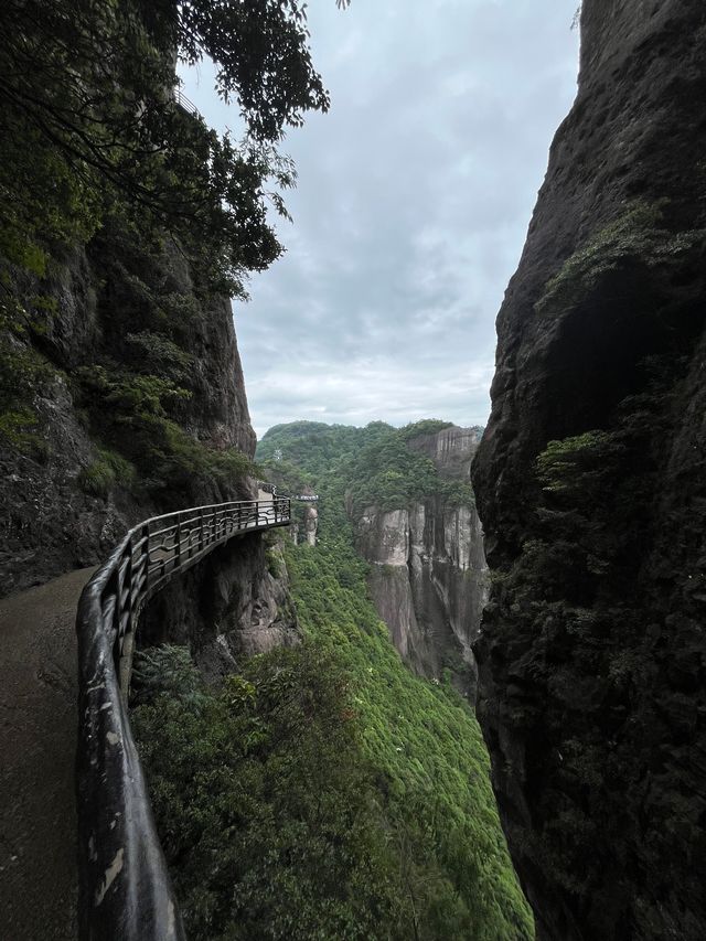 《在神仙居嘅雲端，同火山岩對話：一場地質迷嘅奇幻漂流》【