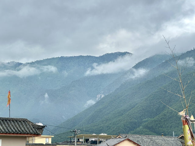 瀘沽湖畔嘅三色雲河：一場與山水相擁嘅慢時光