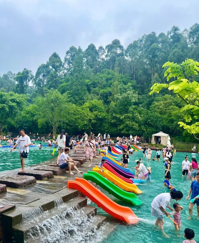 以下係一份黃龍溪歡樂田園嘅旅遊攻略：