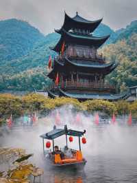 葛仙村遊玩攻略  
一、行程概覽  
上饒三清山機場 → 橙子酒店（師院店）入住 → 葛仙村夜遊  
葛仙村