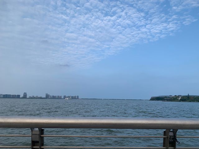 上海Citywalk天花板!滴水湖+雲朵書院 上海Citywalk天花板!滴水湖+雲朵書院