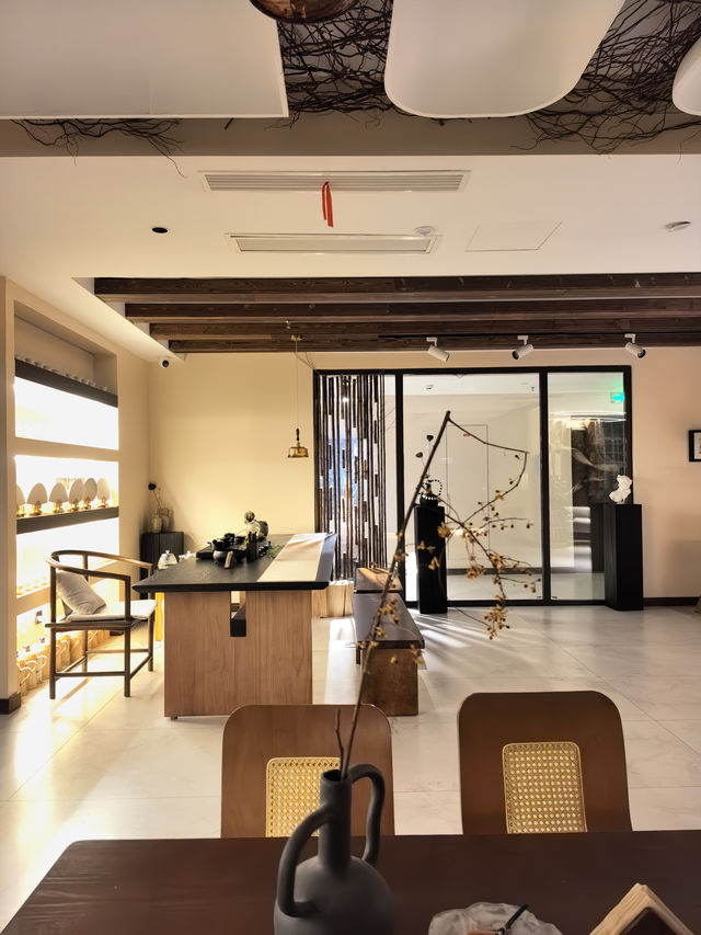 藏在國貿15樓的城市秘境！這家美宿讓旅居生活自帶電影感