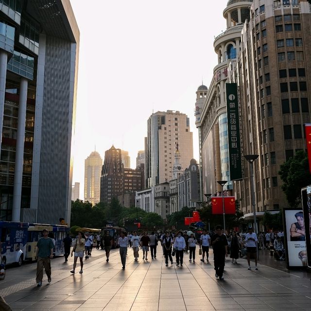 Shanghai Guide – Where Tradition Meets Tomorrow 🌆✨