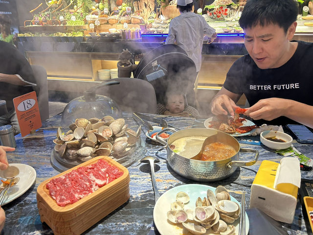 🦞 頂界海鮮｜浮誇但實在的自助火鍋體驗