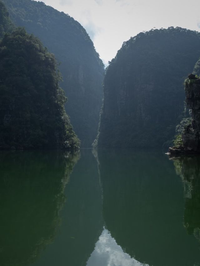 金秀聖堂湖最美倒影