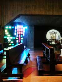 米蘭小眾粗野主義三角教堂