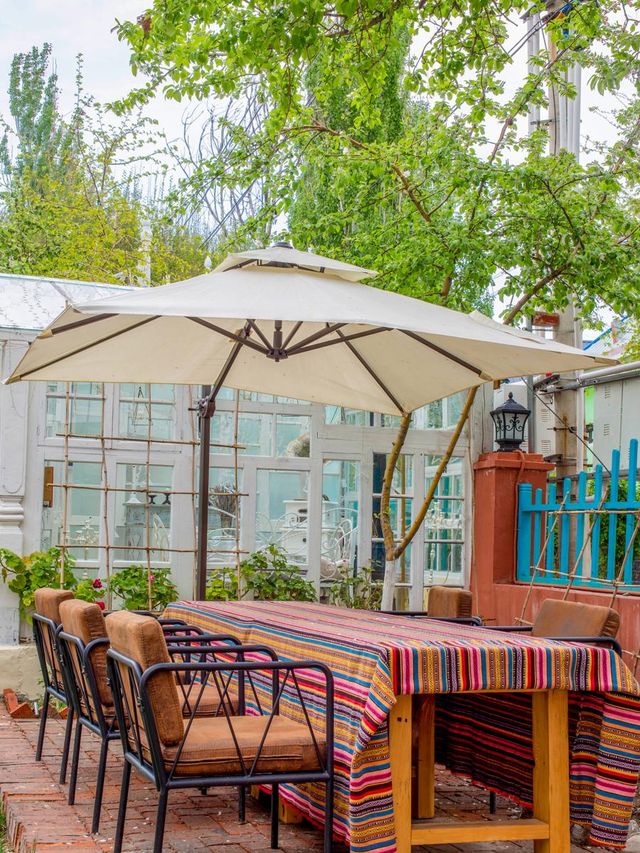 伊寧梵境！住進油畫裡的民宿