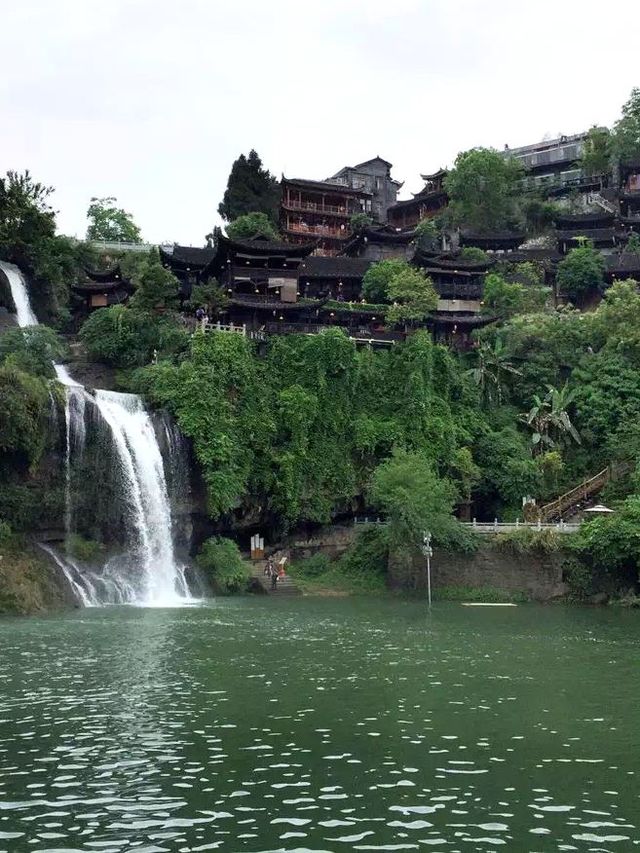 鳳凰1日包車遊省心暢玩全攻略 鳳凰1日包車遊省心暢玩全攻略