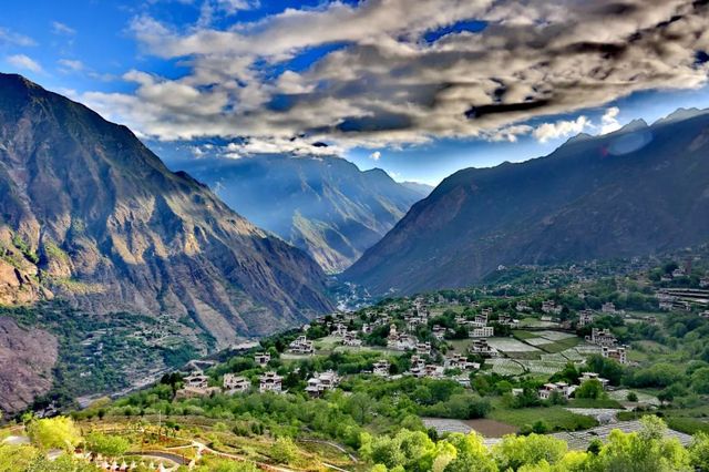 12 月的丹巴緣起居藏著冬日溫柔