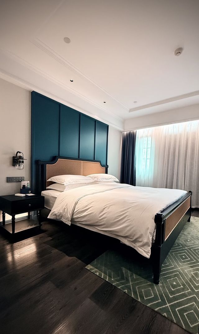 剛結束了一趟開平的慢活之旅,重點打卡了赤坎古鎮,這次入住的美堂酒店簡直太驚喜了!南洋風的復古設計+超大 剛結束了一趟開平的慢活之旅,重點打卡了赤坎古鎮,這次入住的美堂酒店簡直太驚喜了!南洋風的復古設計+超大